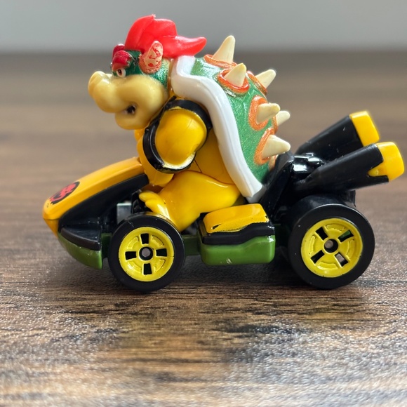 Nintendo HOT WHEELS 2018 Mario Bros Kart BOWSER Diecast Standard Kart Cart Car - Picture 4 of 8